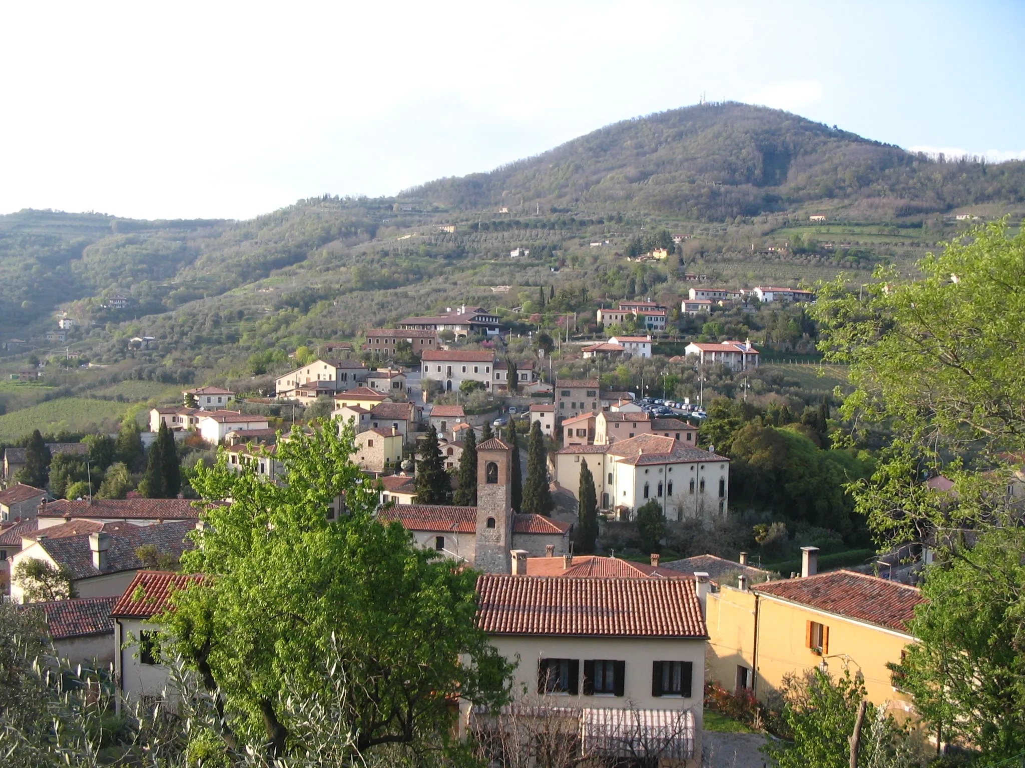 Colli Euganei in un weekend lento: borghi, terme e vino fuori stagione